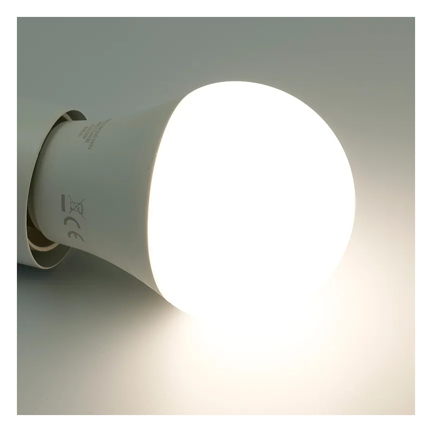 LED RGBW Aptumšojama spuldze A60 E27/9W/230V 2700-6500K Wi-Fi Tuya