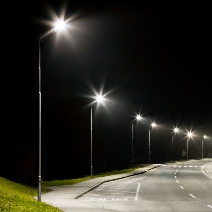 LED Saules enerģijas ielas lampa VIA 100W/10000 mAh 3,2V 6000K IP65 + tālvadības pults