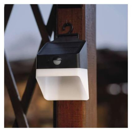 LED Saules enerģijas sienas lampa ar sensoru LUMI LED/3,7W IP65 melna