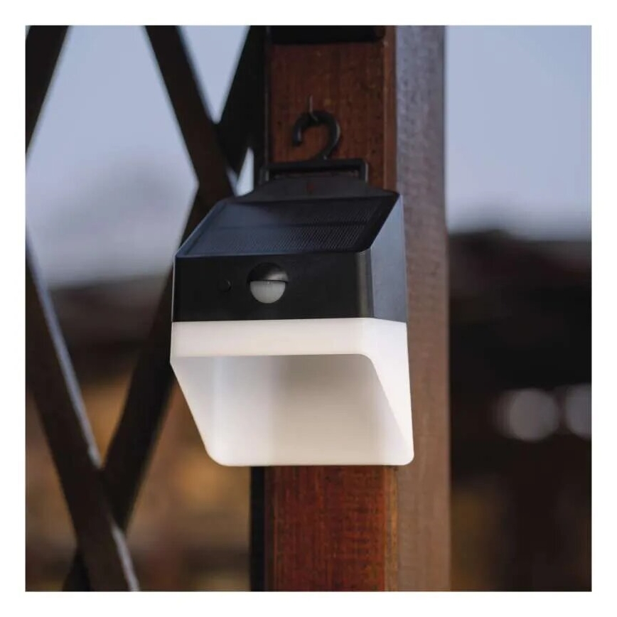 LED Saules enerģijas sienas lampa ar sensoru LUMI LED/3,7W IP65 melna