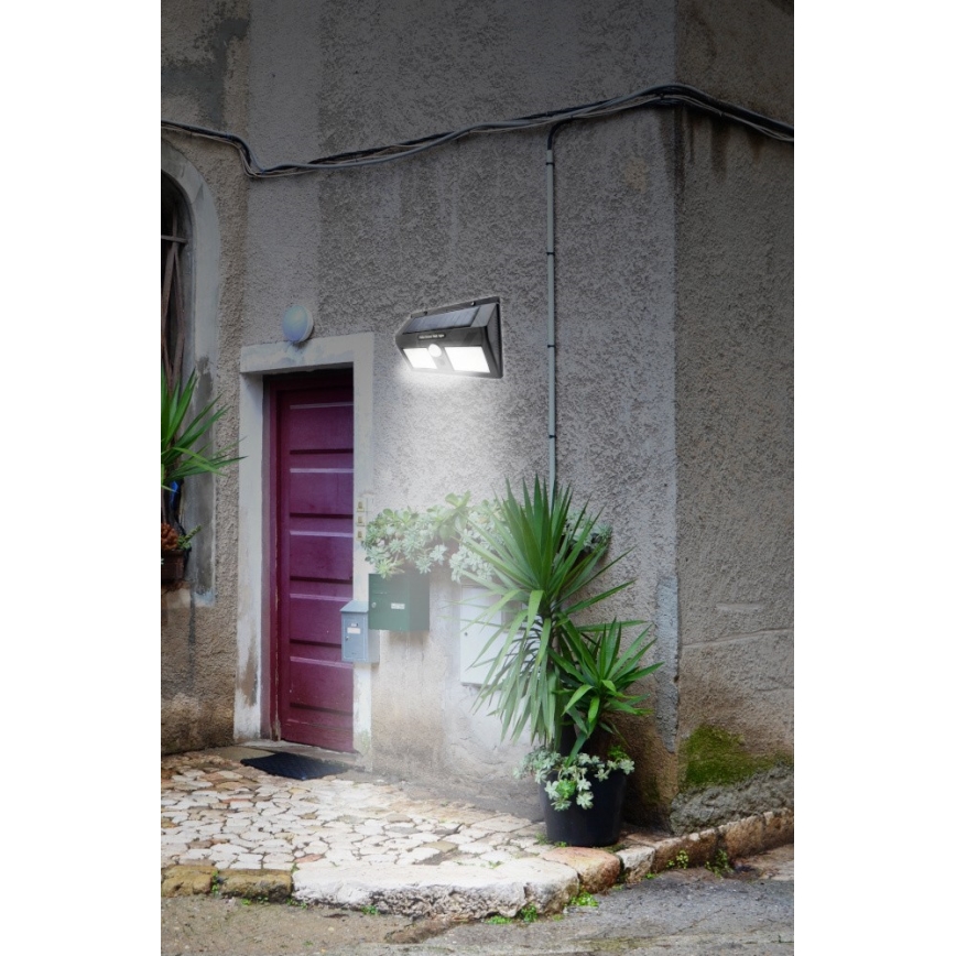 LED saules sienas gaismeklis ar sensoru LED/1,2W/3,7V 1200 mAh IP44