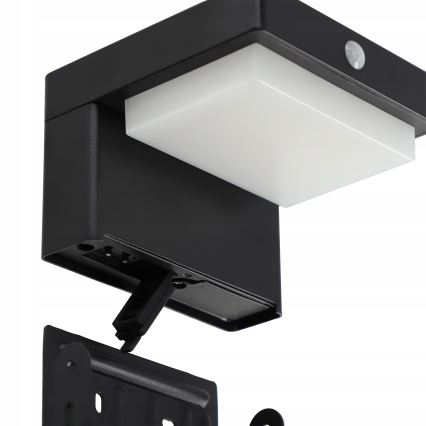LED Saules sienas gaismeklis ar sensoru LED/5W/3,7V 2000 mAh IP44 melns