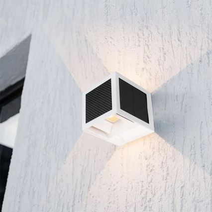 LED saules sienas gaismeklis ar sensoru LED/9W/3,7V 3000/4000/6000K IP65 2600 mAh balts