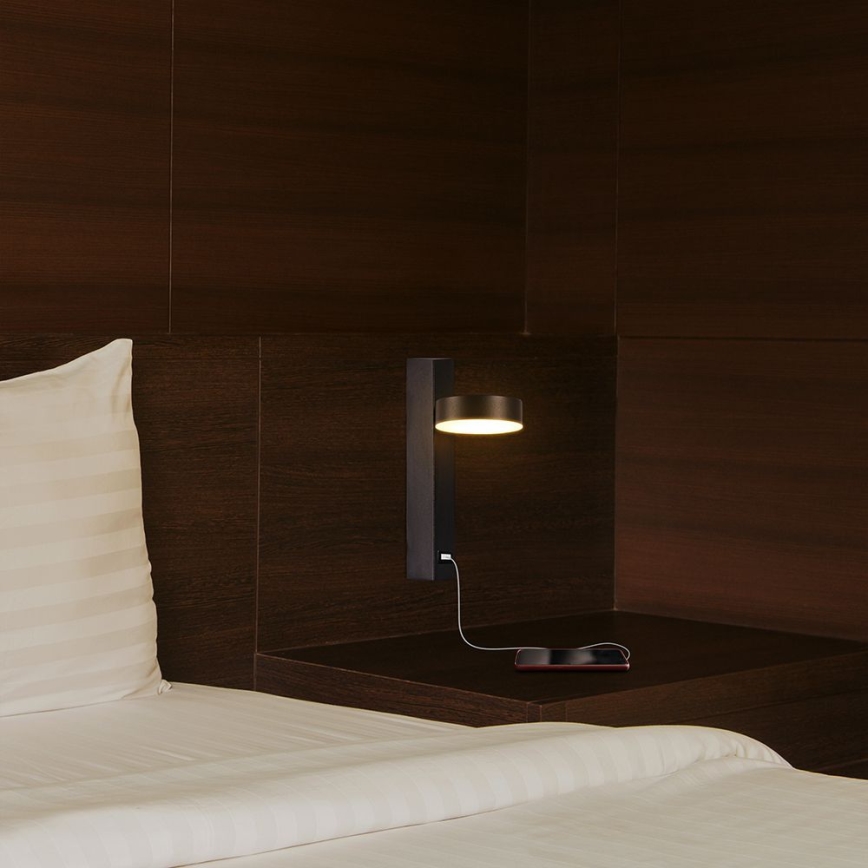 LED Sienas starmetis ar USB portu LED/8W/230V 3000K