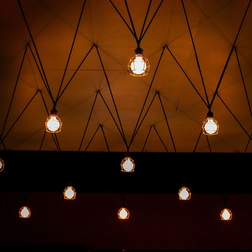 LED Spuldze FILAMENT G95 E27/6W/230V 3000K