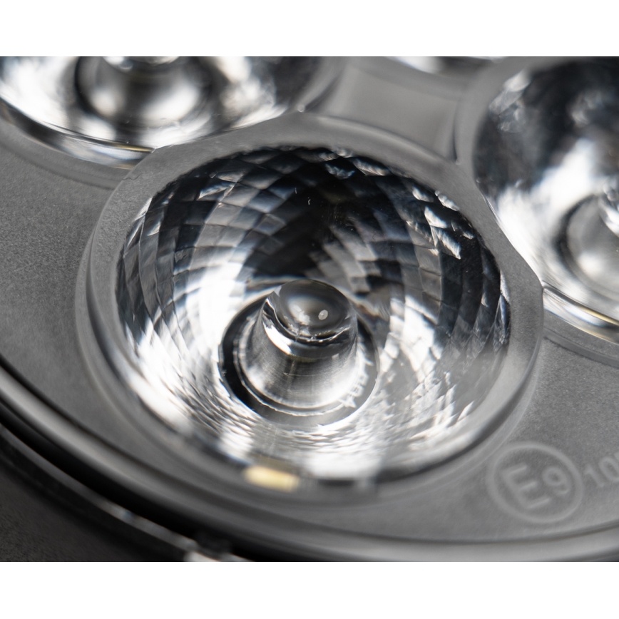 LED Traktora starmetis BLACK LED/20W/10-30V IP69 5700K apaļa