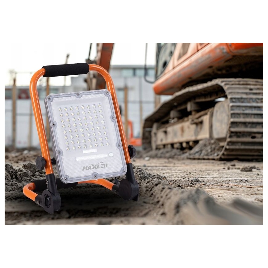 Uzlādējamais LED prožektors ar statīvu un regulējamu spilgtumu LED/100W/3,2V 4500K 10000 mAh IP65 oranžs