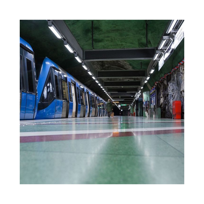 LED zem skapja gaismeklis LED/40W/230V 3000K 116 cm