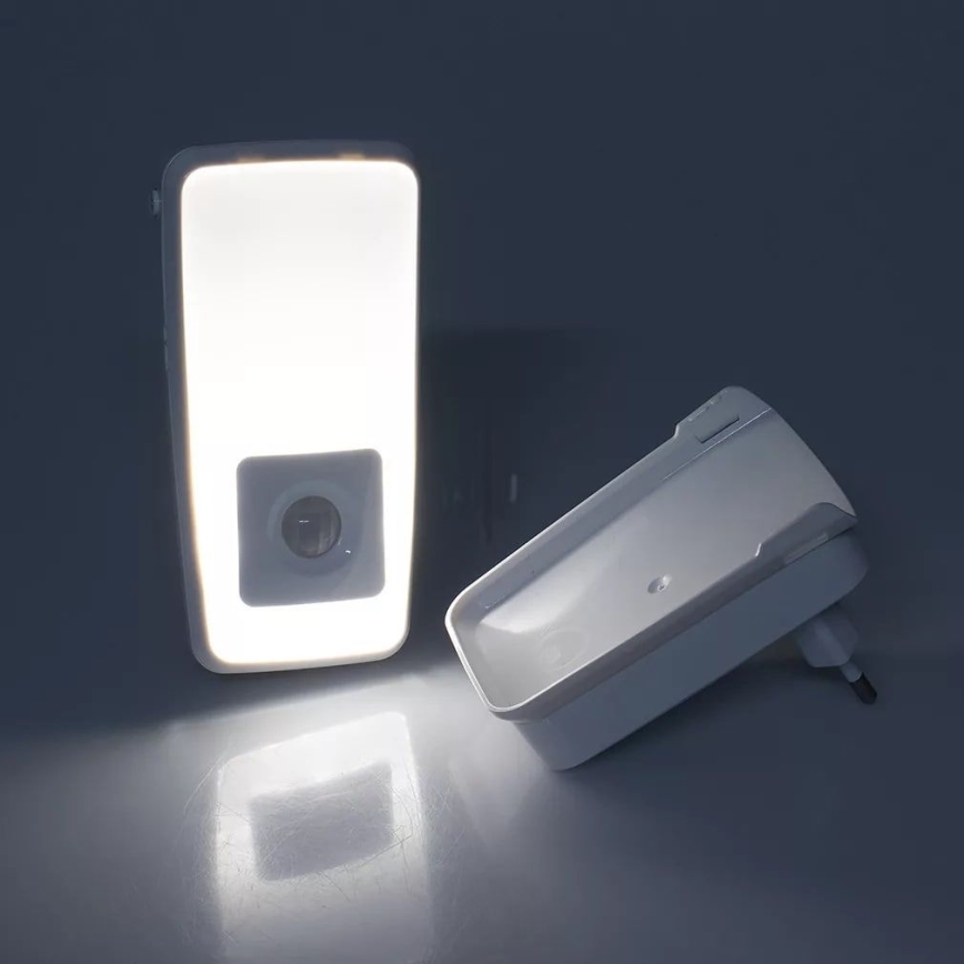 Ledvance - LED Orientēšanās kontaktligzdas lampa ar sensoru LUNETTA LED/2W/230V