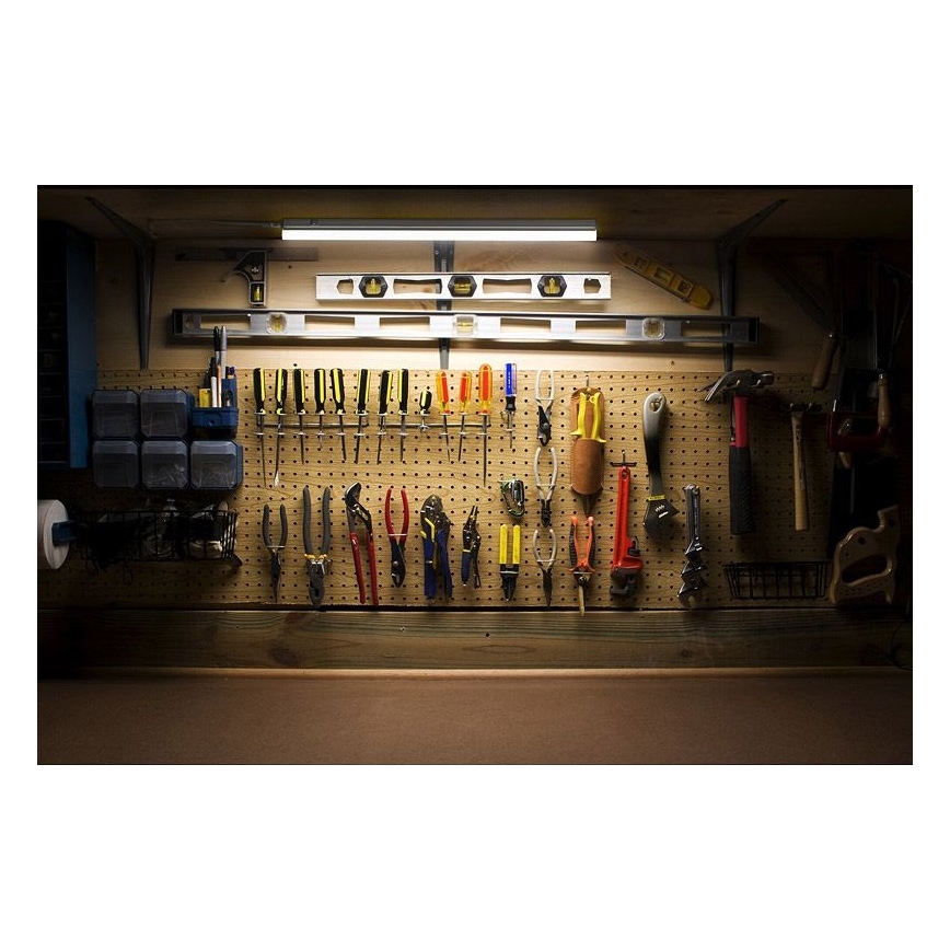 Ledvance - LED Virtuves zem skapīša lampa ar sensoru BATTEN LED/8W/230V 60 cm