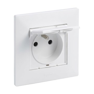 Legrand - Āra kontaktligzda ar rāmi NILOE STEP 250V IP44 balta