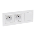 Legrand - Divkārša āra mājas rozete un vienpolu slēdzis Nr. 1 ar rāmīti NILOE STEP 250V, baltā krāsā