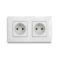 Legrand - Dubultā mājas kontaktligzda ar rāmi NILOE 250V balta