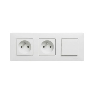 Legrand - Dubultā mājas kontaktligzda un vienpolu slēdzis Nr. 1 ar rāmi NILOE STEP 250V balta