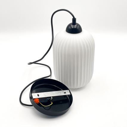 Lustra ar auklu HARMA 1xE27/15W/230V d. 14 cm balta/melna