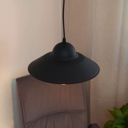 Lustra ar auklu SORAPIS 1xE27/15W/230V melna