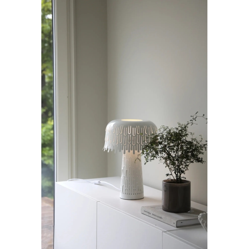 Markslöjd 109006 - Galda lampa VERBERA 1xE14/40W/230V balta