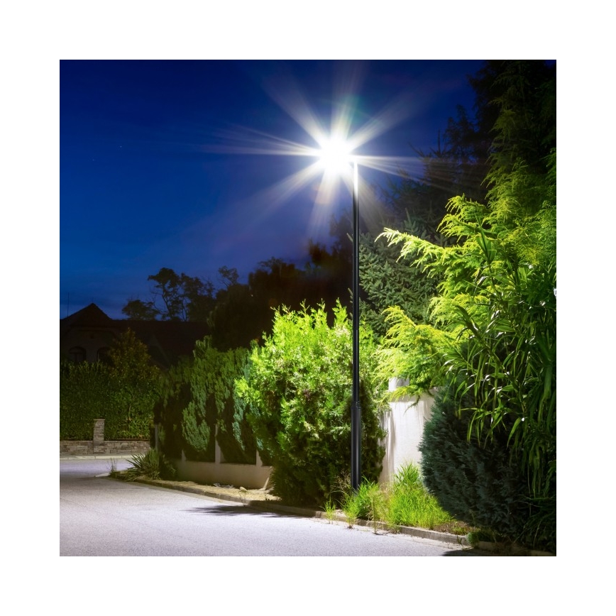 Metāla stabs BASE āra apgaismojuma mastam, 3 m, melns