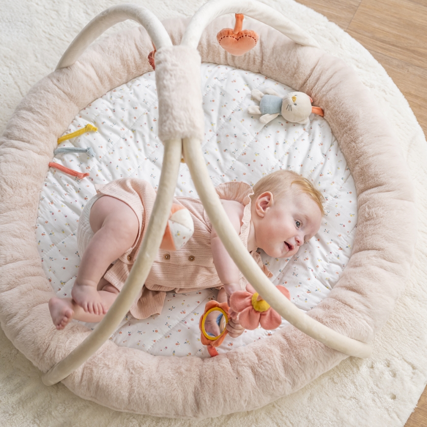 Nattou - Bērnu aktivitātes paklājiņš ar arku MILA, ZOE & LANA bēša