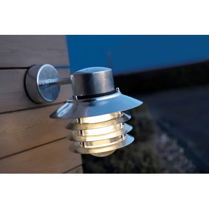 Nordlux - Āra sienas gaismeklis VEJERS 1xE27/60W/230V IP54 sudraba