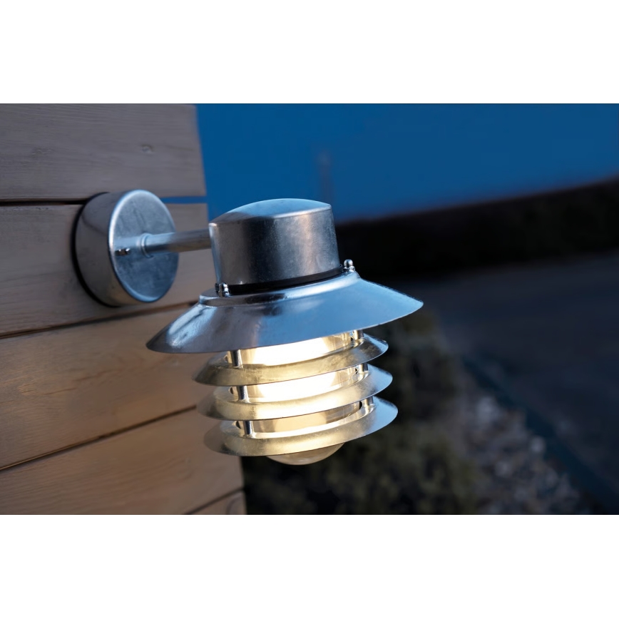 Nordlux - Āra sienas gaismeklis VEJERS 1xE27/60W/230V IP54 sudraba