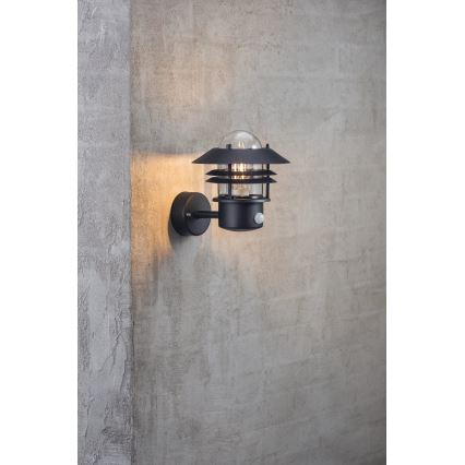 Nordlux - Āra sienas lampa ar sensoru BLOKHUS 1xE27/60W/230V IP54