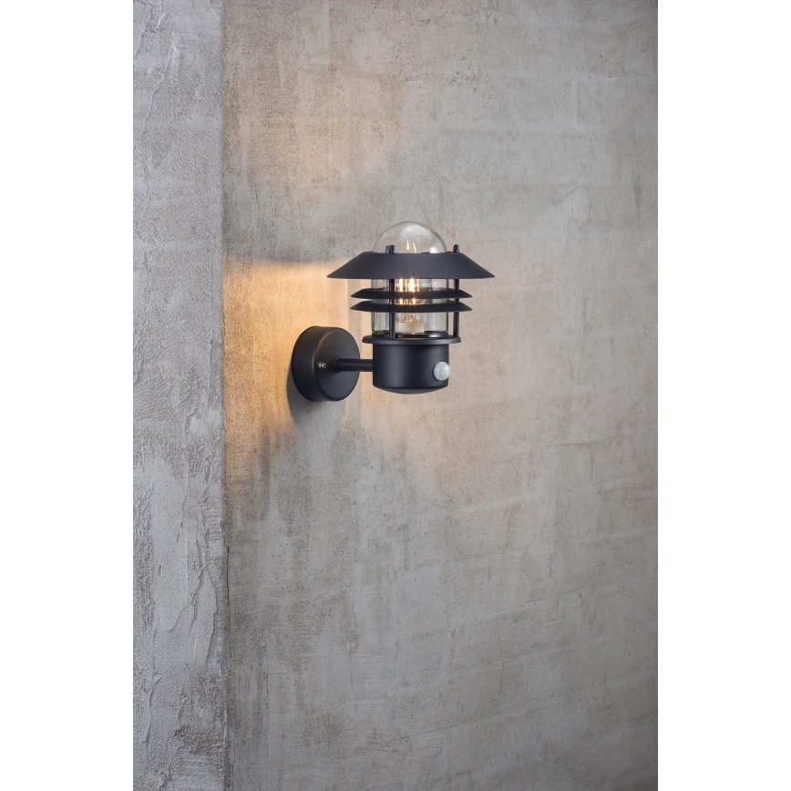 Nordlux - Āra sienas lampa ar sensoru BLOKHUS 1xE27/60W/230V IP54