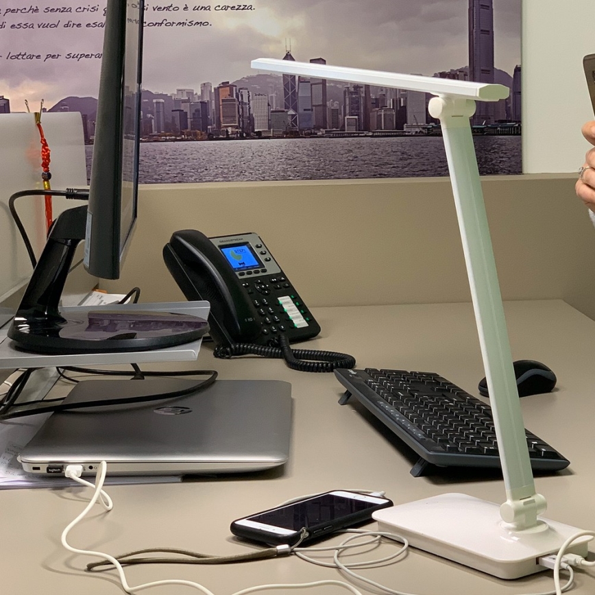 ONLI - LED Aptumšojama skārienvadāma galda lampa ar USB portem DESKI LED/7W/230V 4000K balta