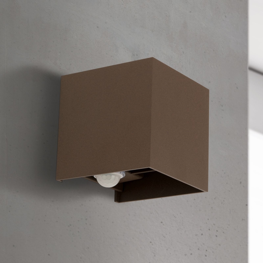 Āra sienas lampa ar kustības un gaismas sensoru CUBE-S LED/13W/230V IP54 brūna