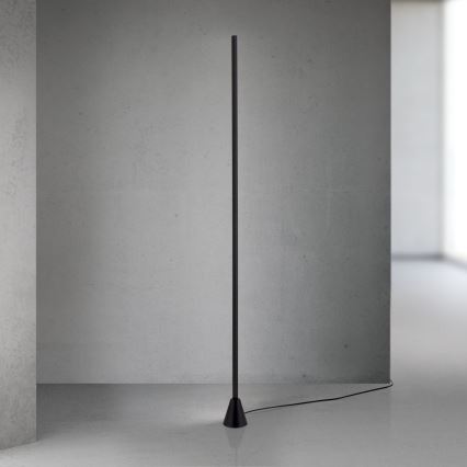 LED dimmējama grīdas lampa ar kustības sensoru SOJIE LED/26W/230V melna