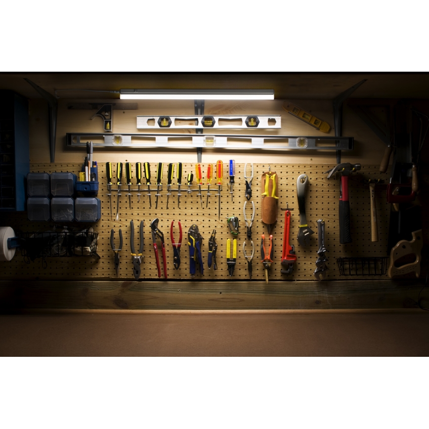 Osram - LED apakšskapja gaismeklis ar kustības sensoru BATTEN LED/4W/230V 3000K 32 cm balts