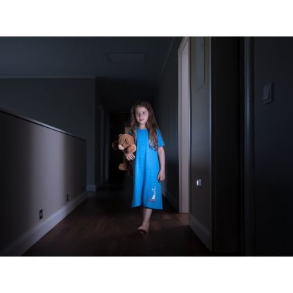 Osram - LED orientējošais gaismeklis ar sensoru NIGHTLUX LED/0,3W/3xAAA IP54