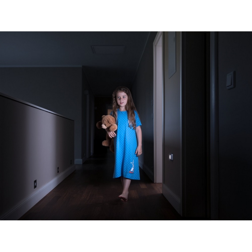 Osram - LED orientējošais gaismeklis ar sensoru NIGHTLUX LED/0,3W/3xAAA IP54