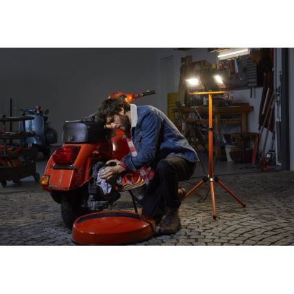 Osram - LED prožektors ar TRIPOD statīvu 2xLED/30W/230V IP65