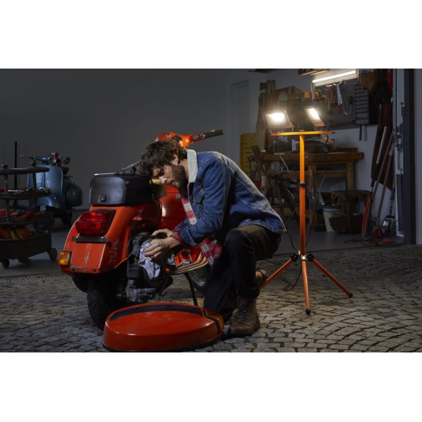 Osram - LED prožektors ar TRIPOD statīvu 2xLED/30W/230V IP65