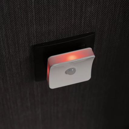 Osram - LED RGB orientējošā gaisma kontaktligzdai ar sensoru LUNETTA LED/0,3W/230V