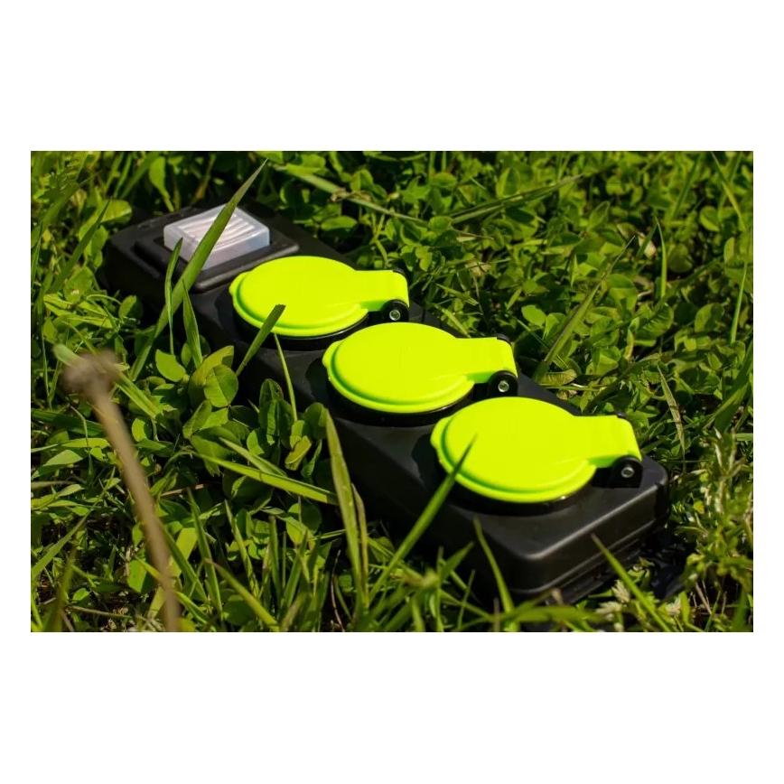 Pagarināmais kabelis ar slēdzi, 3 kontaktligzdas, 5 m, IP44