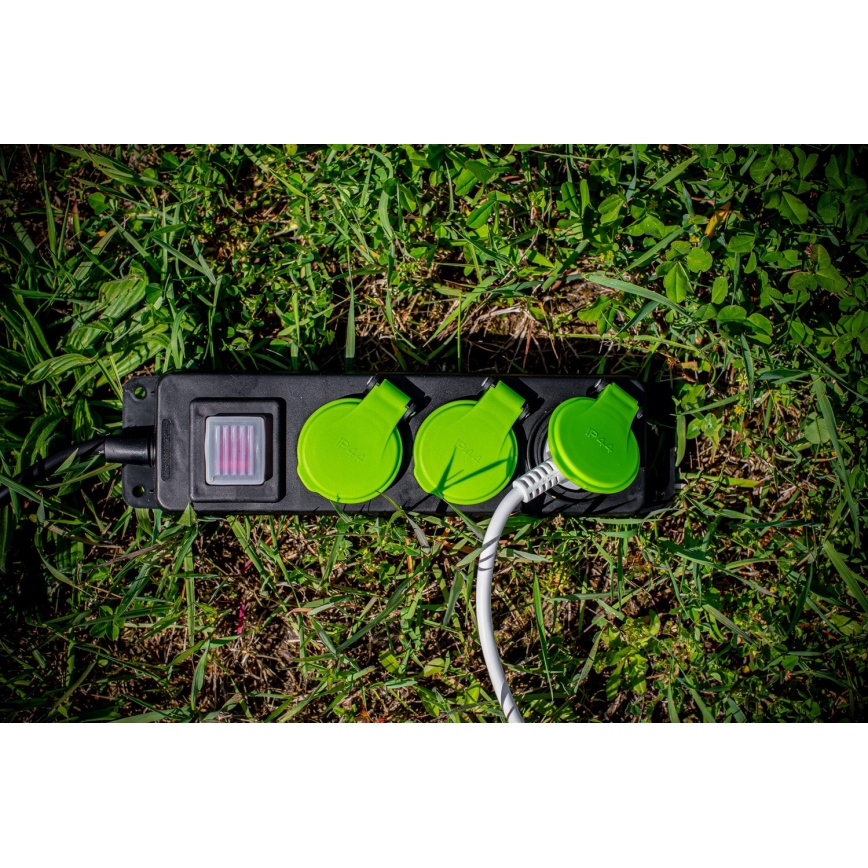 Pagarināšanas kabelis ar slēdzi, 3 kontaktligzdas, 20m, IP44