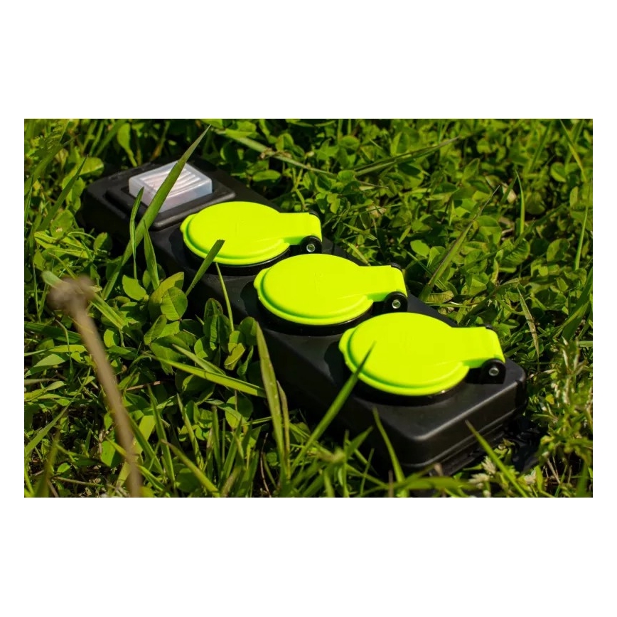 Pagarināšanas kabelis ar slēdzi, 3 kontaktligzdas, 20m, IP44