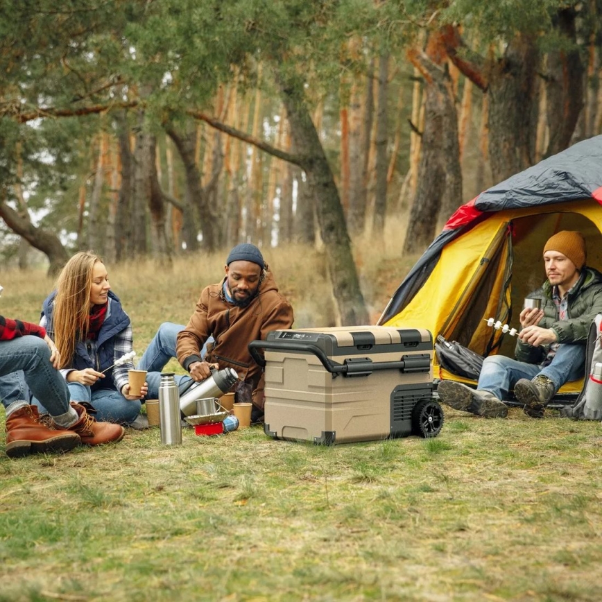 Pārnēsājama automašīnas ledusskapis ar LCD ekrānu 39 l 230V/12V/24V brūna