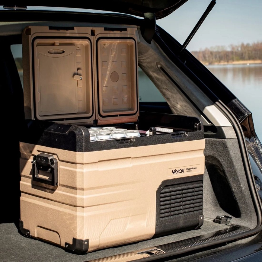 Pārnēsājama automašīnas ledusskapis ar LCD ekrānu 39 l 230V/12V/24V brūna