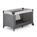 PETITE&MARS - Ceļojuma gultiņa NYJA Urban Jungle Charcoal