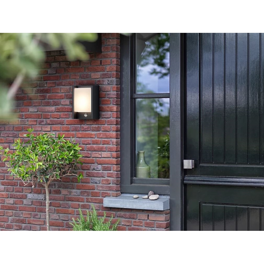 Philips - LED Āra sienas lampa ar sensoru ARBOUR LED/3,8W/230V 2700K IP44