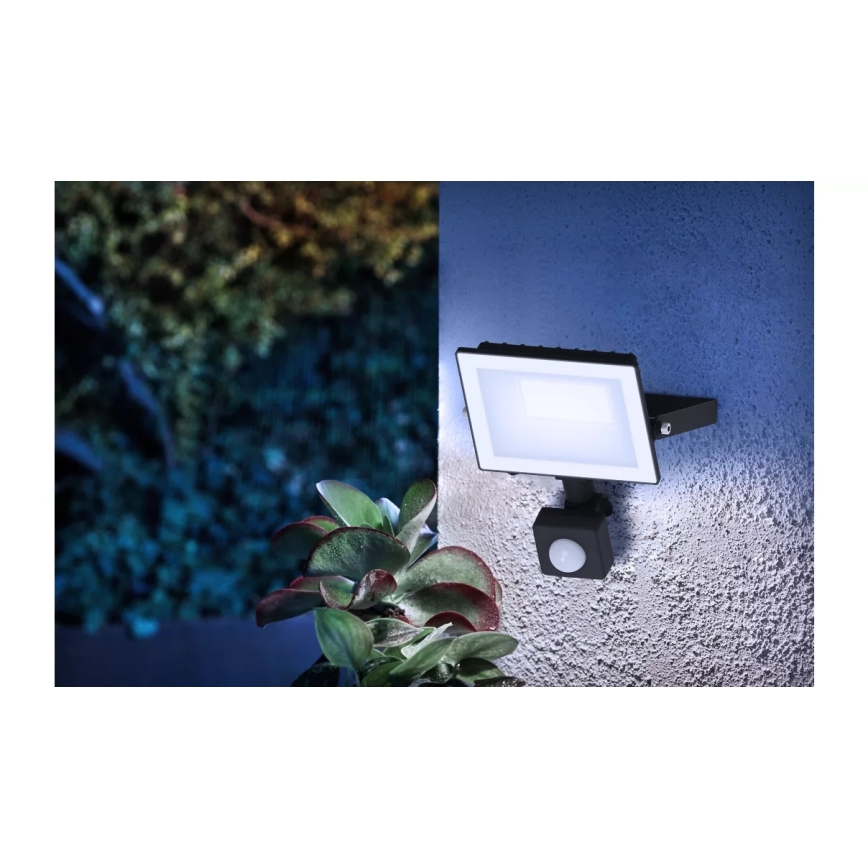 Philips - LED reflektors ar sensoru LOIS LED/20W/230V IP65 5000K