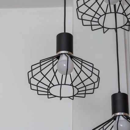 Piekaramā lustra SOLANO uz kabeļa 3x E27/15W/230V melna/spīdīgs hroms