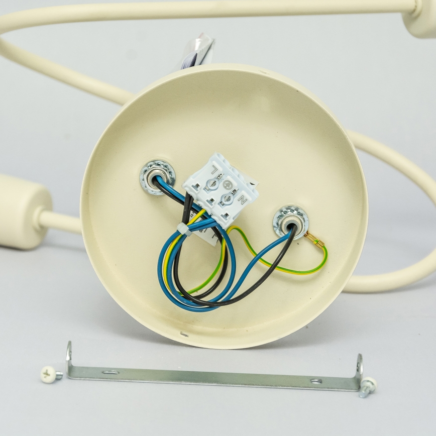 Piestiprināma lustra OXFORD 2xE27/15W/230V krēmkrāsā