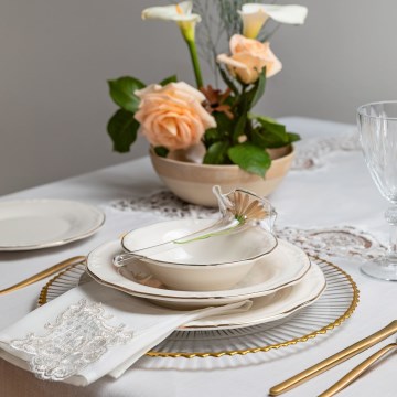 Porcelāna galda servīze, 24 gab., balta ar zelta apdari