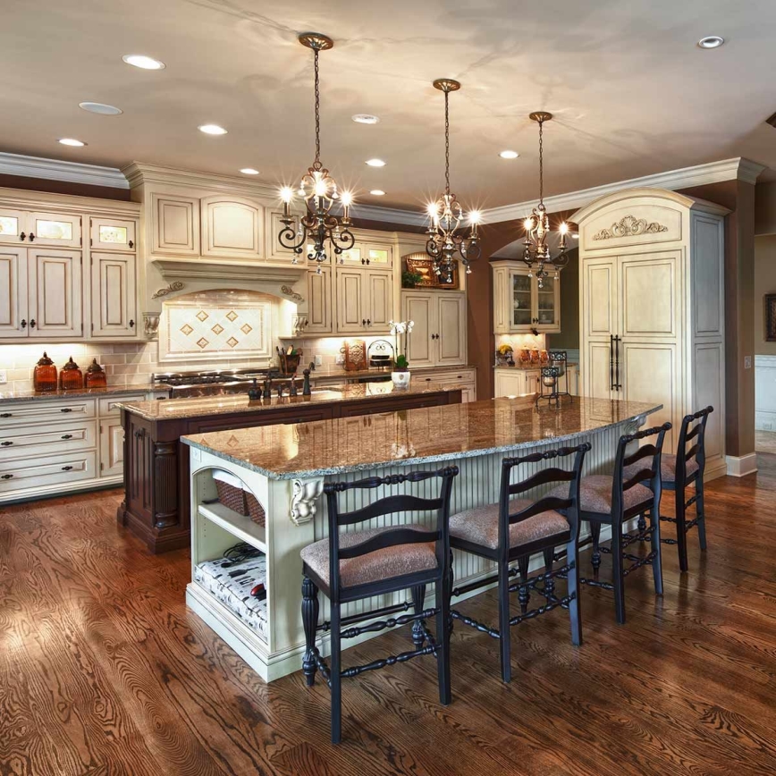 Quoizel - Lustra uz ķēdes MARQUETTE 3xE14/60W/230V, bronzas