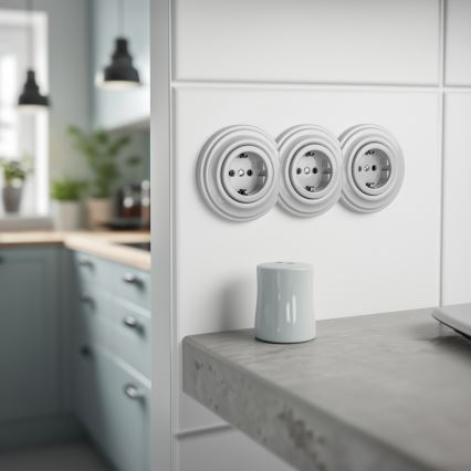 Reblig - Trīskārša retro mājas rozete ar SCHUKO rāmi, 230 V, keramiska, balta
