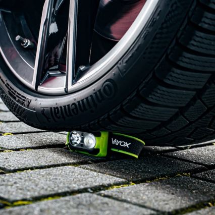 Regulējama LED uzlādējamā galvas lampa ar sensoru un sarkano gaismu LED/10W/5V/3xAAA IP44 600 lm 1200 mAh